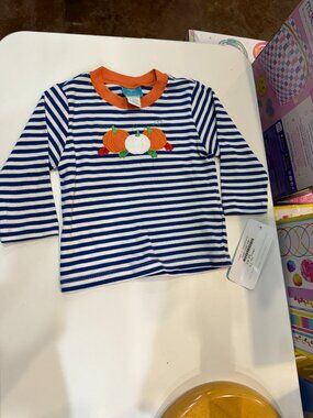 NWT Claire & Charlie pumpkin Applique Tee
